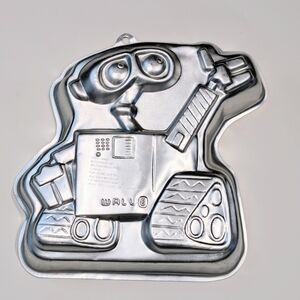 Wilton Wall·E Aluminum Cake Pan - Robot Character Mold
